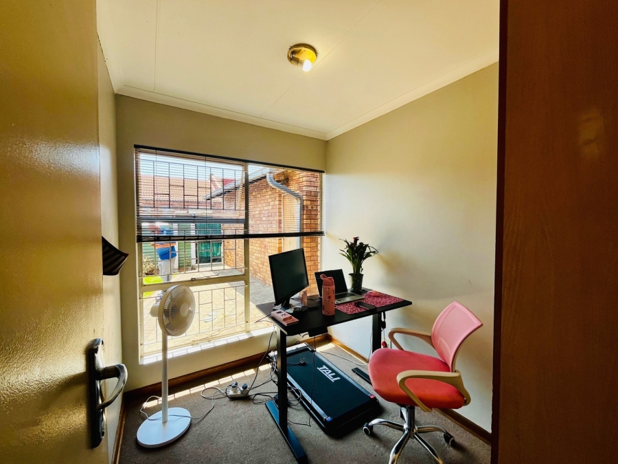3 Bedroom Property for Sale in Langenhovenpark Free State